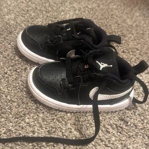 Jordan 1 low kids